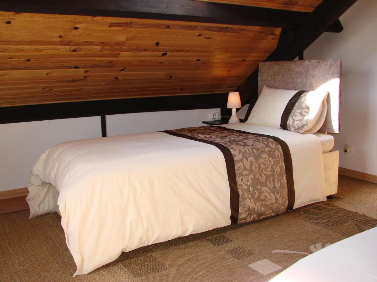 Bed and Breakfast La Blanche Roche Sourdeval Екстер'єр фото